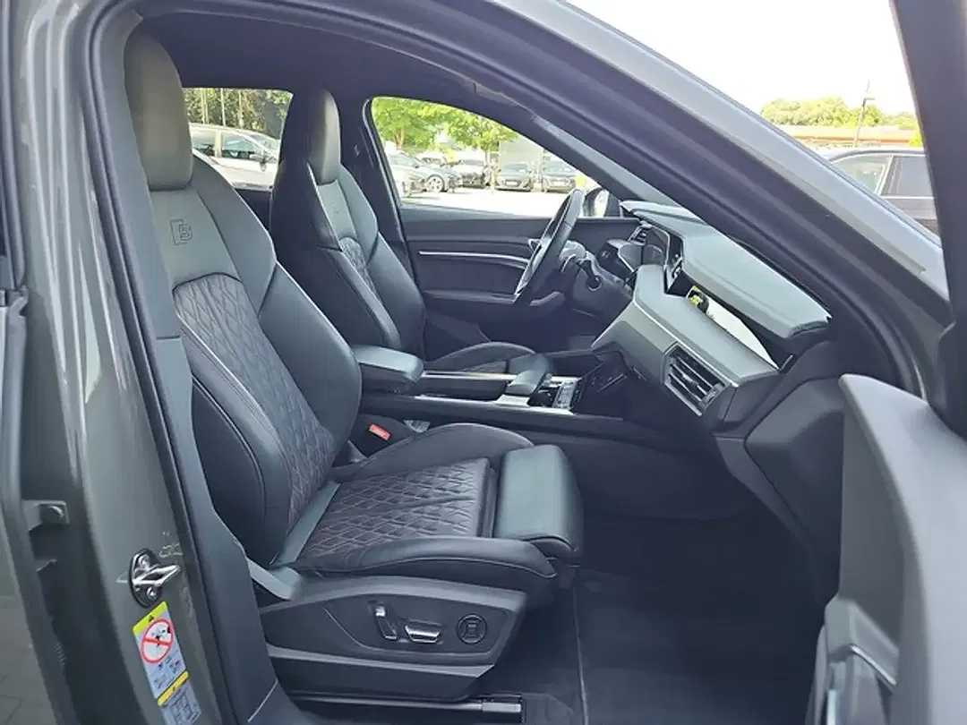 Audi Q8 e-tron 55 quattro Matrix LED S line - Thumbnail 24
