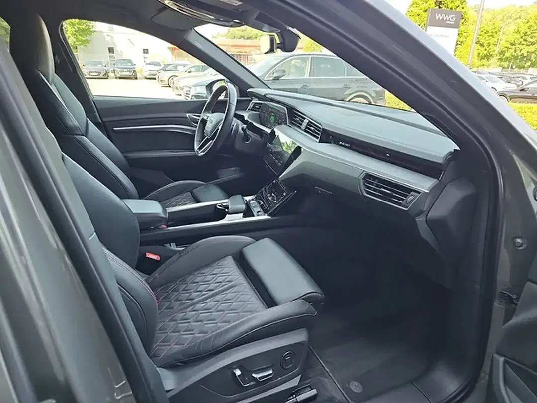 Audi Q8 e-tron 55 quattro Matrix LED S line - foto 25