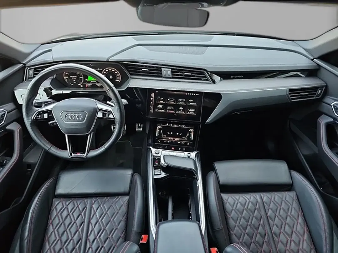Audi Q8 e-tron 55 quattro Matrix LED S line - Thumbnail 9
