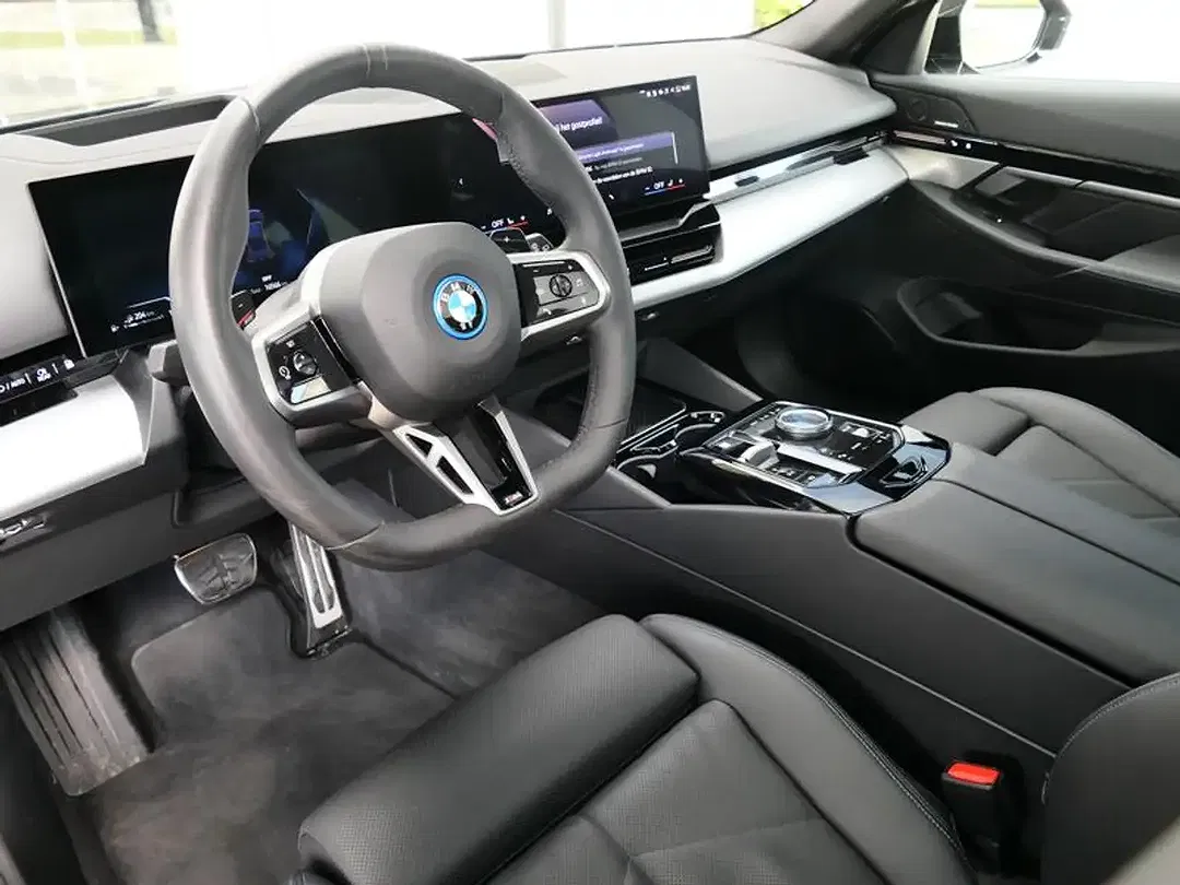 BMW 530 Touring M Sport Pro - Thumbnail 8