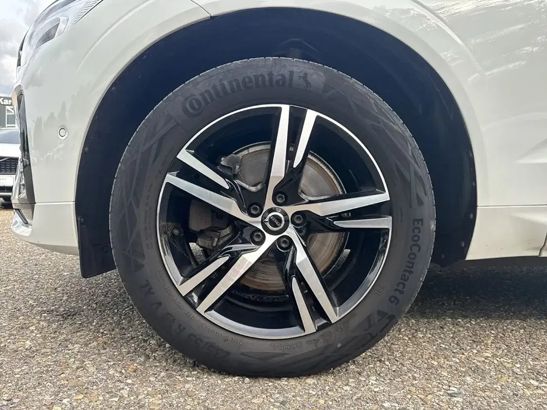 Volvo XC60 R-Design - Thumbnail 8