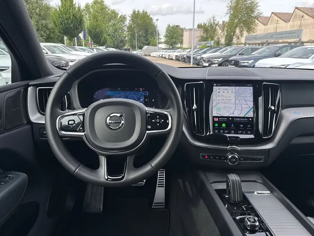 Volvo XC60 R-Design - Thumbnail 9