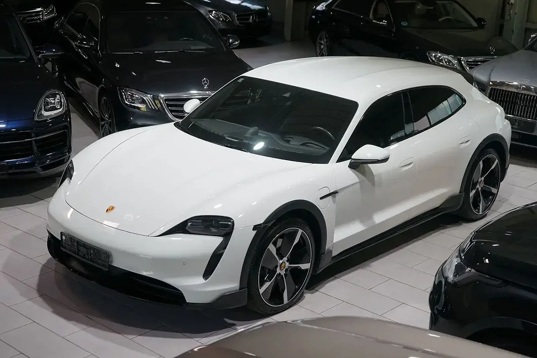 Porsche Taycan 4 Cross Turismo - Afbeelding 1