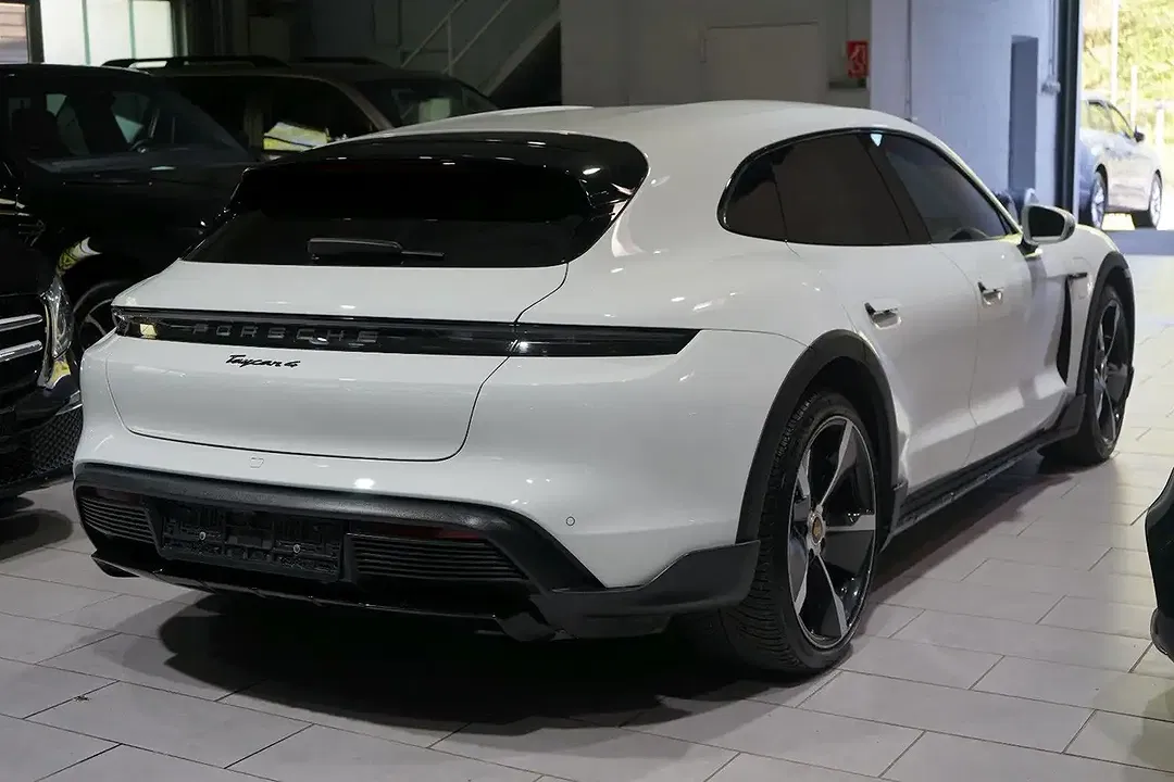 Porsche Taycan 4 Cross Turismo - Thumbnail 7