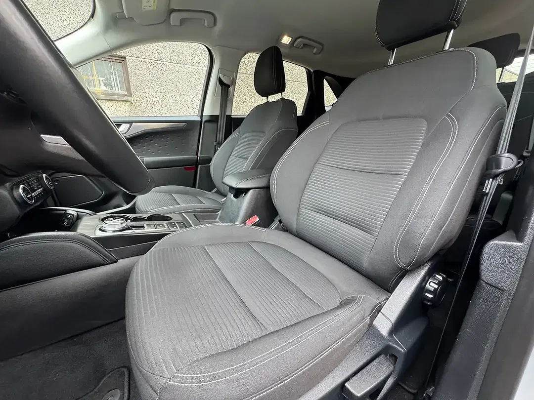 Ford Kuga PHEV Titanium - Thumbnail 11