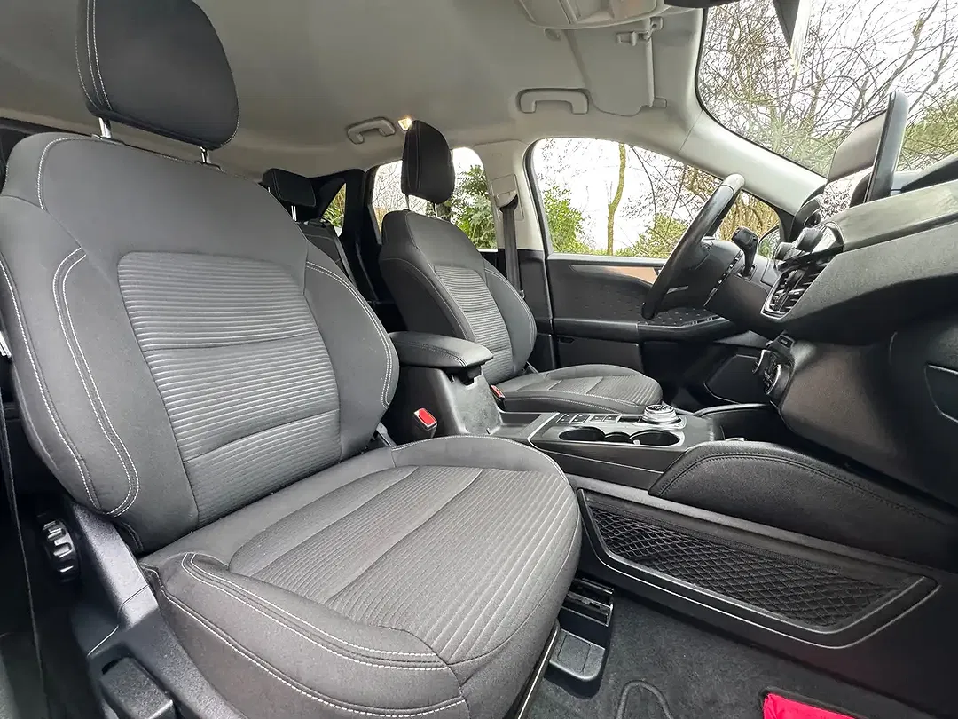 Ford Kuga PHEV Titanium - Thumbnail 9