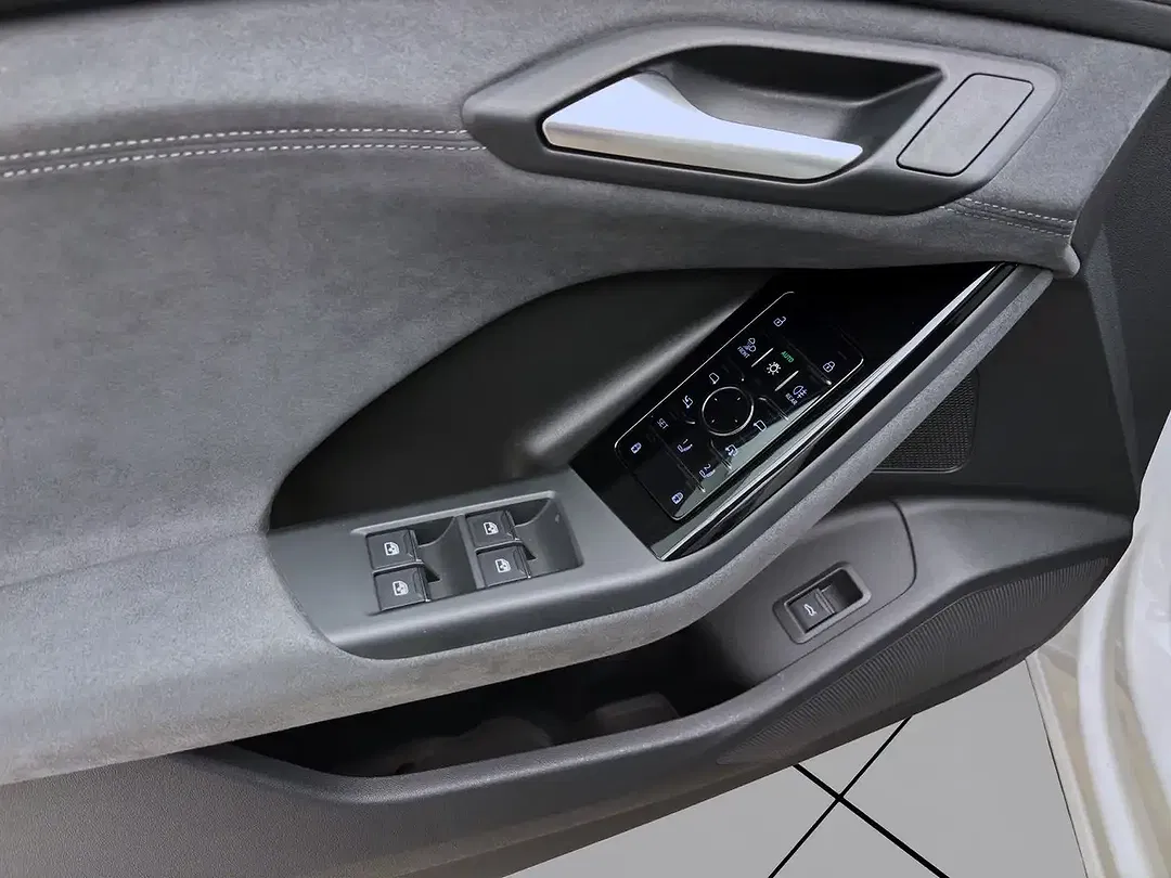Audi Q6 e-tron S line - Thumbnail 11