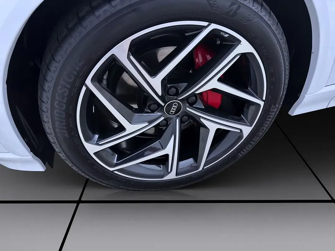 Audi Q6 e-tron S line - Thumbnail 9