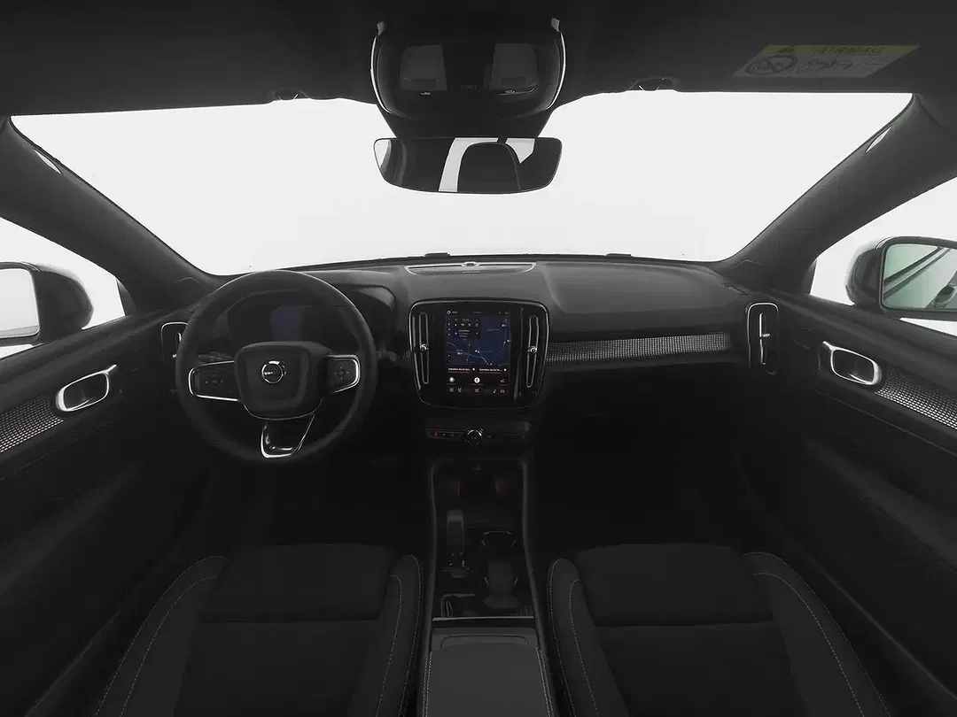 Volvo EX40 Plus - Thumbnail 3