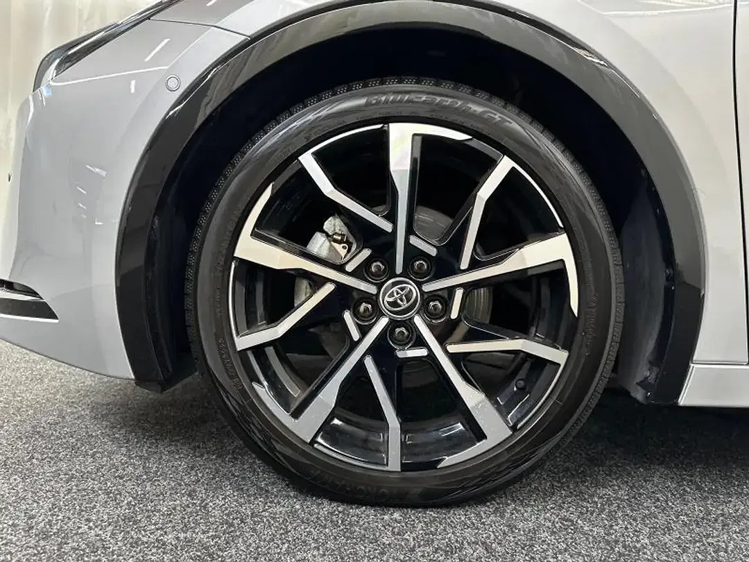 Toyota Prius PHEV Edition - Thumbnail 13