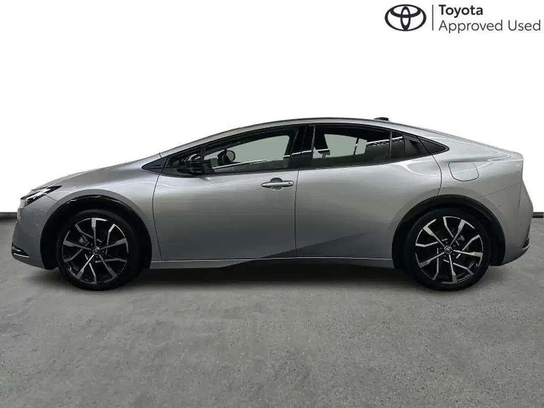 Toyota Prius PHEV Edition - Thumbnail 3