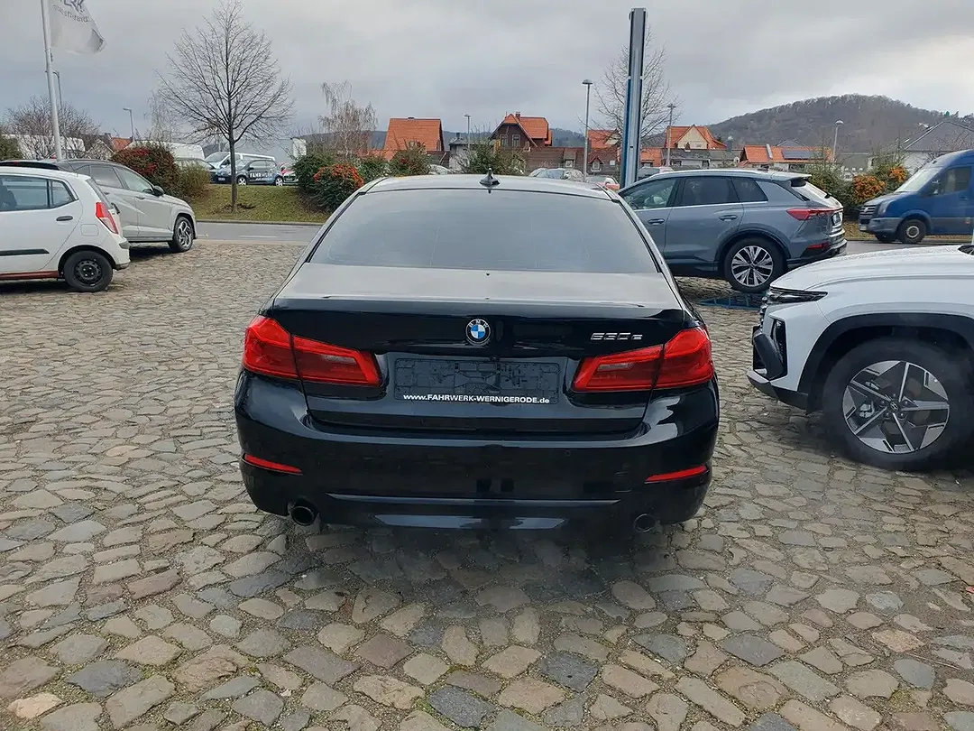 BMW 530 Sport Line - Thumbnail 3