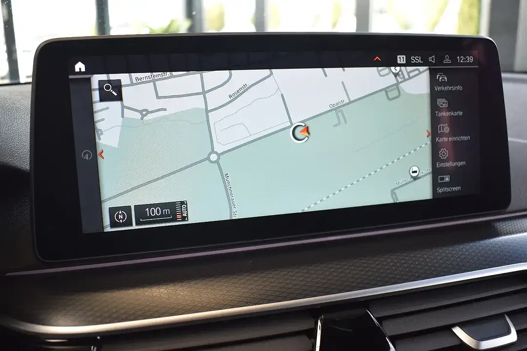 BMW 520 xDrive Touring M Sport - Thumbnail 14