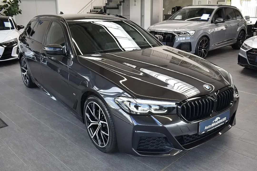 BMW 520 xDrive Touring M Sport - Thumbnail 5