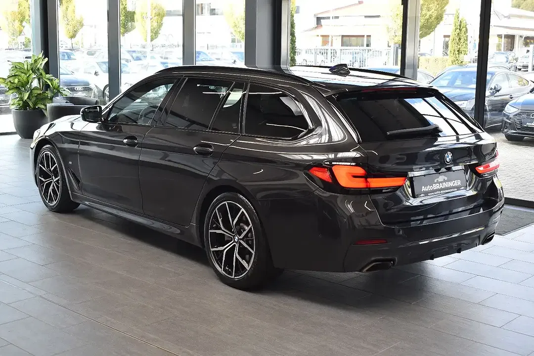 BMW 520 xDrive Touring M Sport - Thumbnail 7