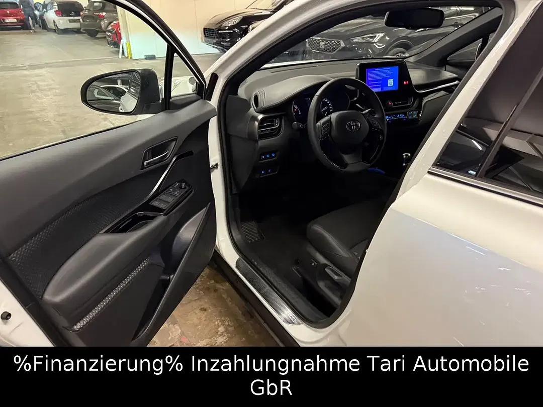 Toyota C-HR Hybrid Team Deutschland - Thumbnail 4