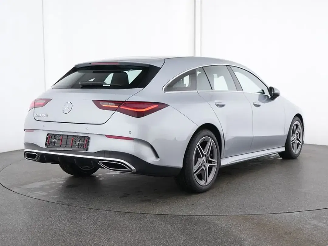 Mercedes-Benz CLA 180 AMG Line - Thumbnail 2