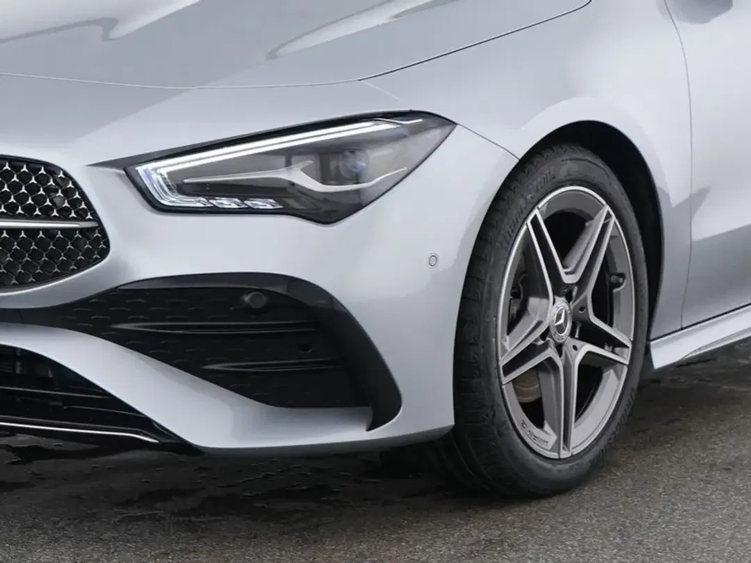 Mercedes-Benz CLA 180 AMG Line - Thumbnail 3