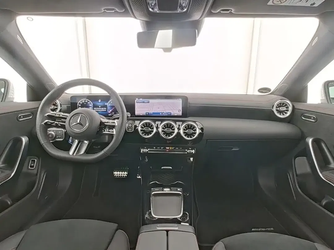 Mercedes-Benz CLA 180 AMG Line - Thumbnail 6