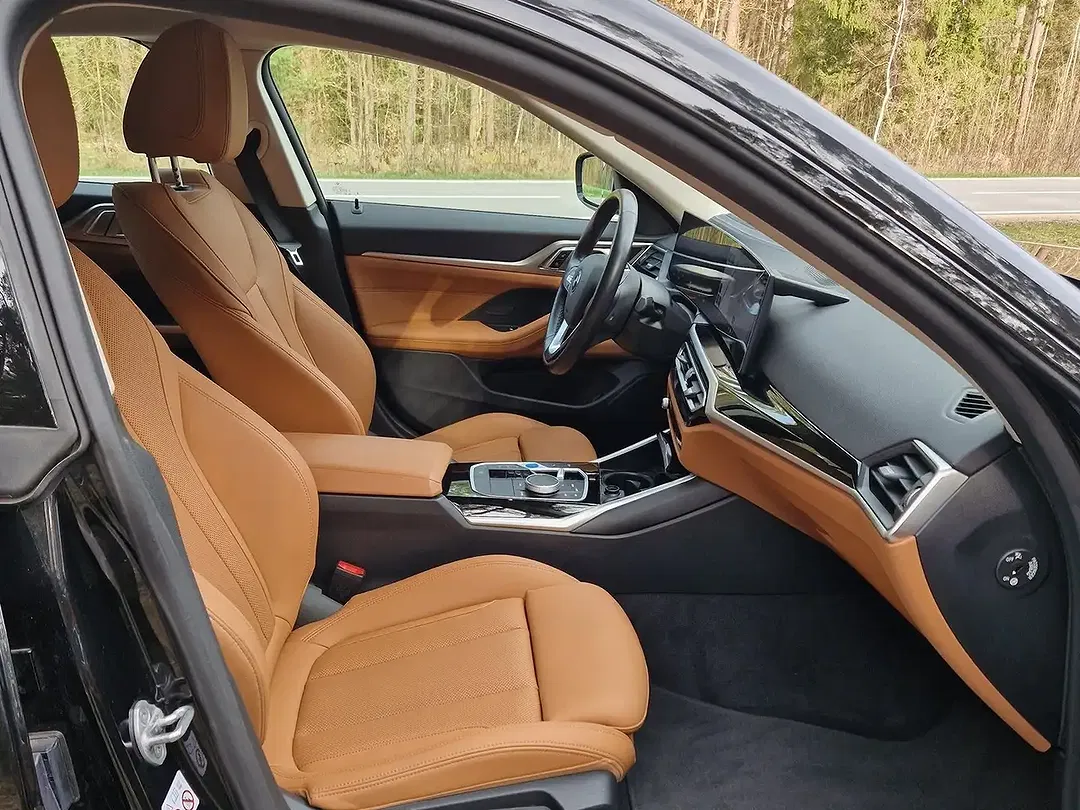 BMW i4 eDrive - Thumbnail 3