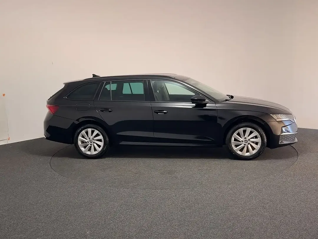 Skoda Octavia 1.5 eTSI DSG Combi Selection - Thumbnail 4