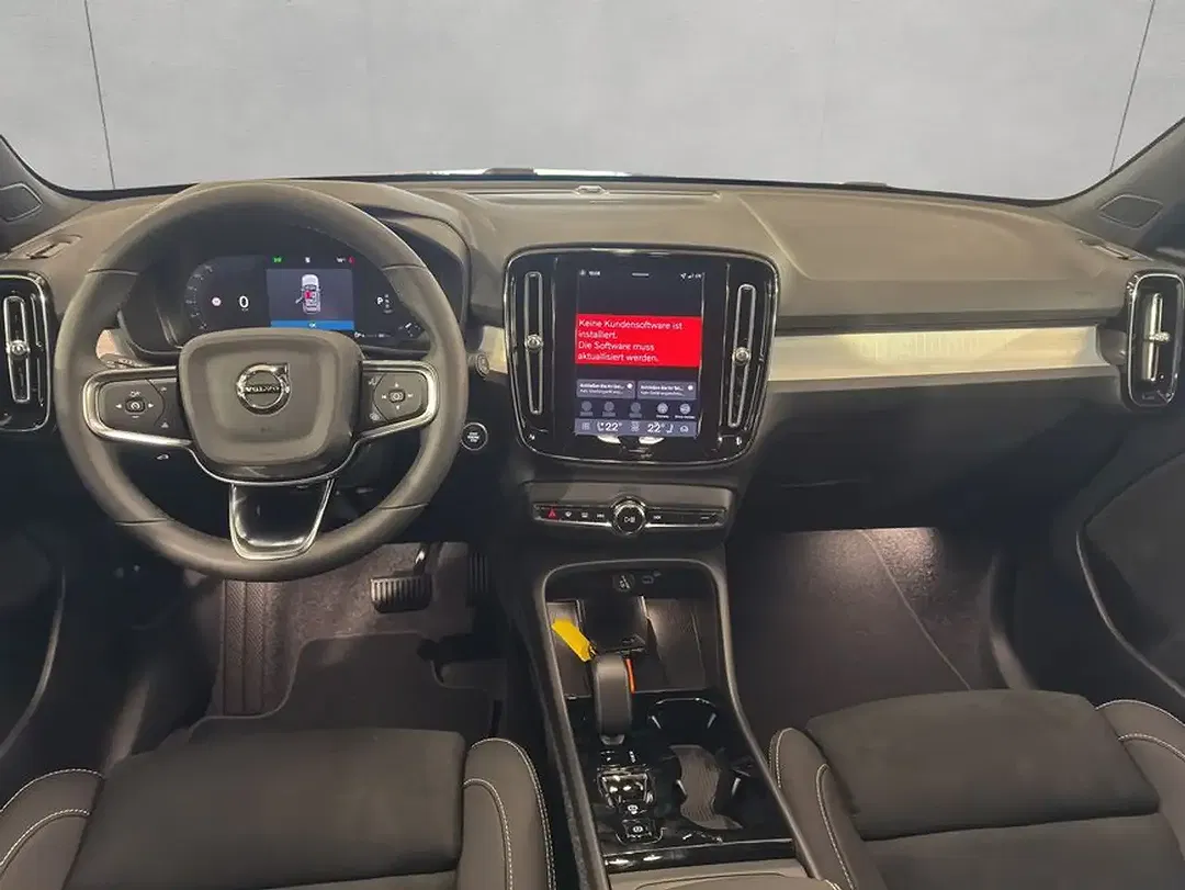 Volvo XC40 B4 Plus Black Edition - Thumbnail 11