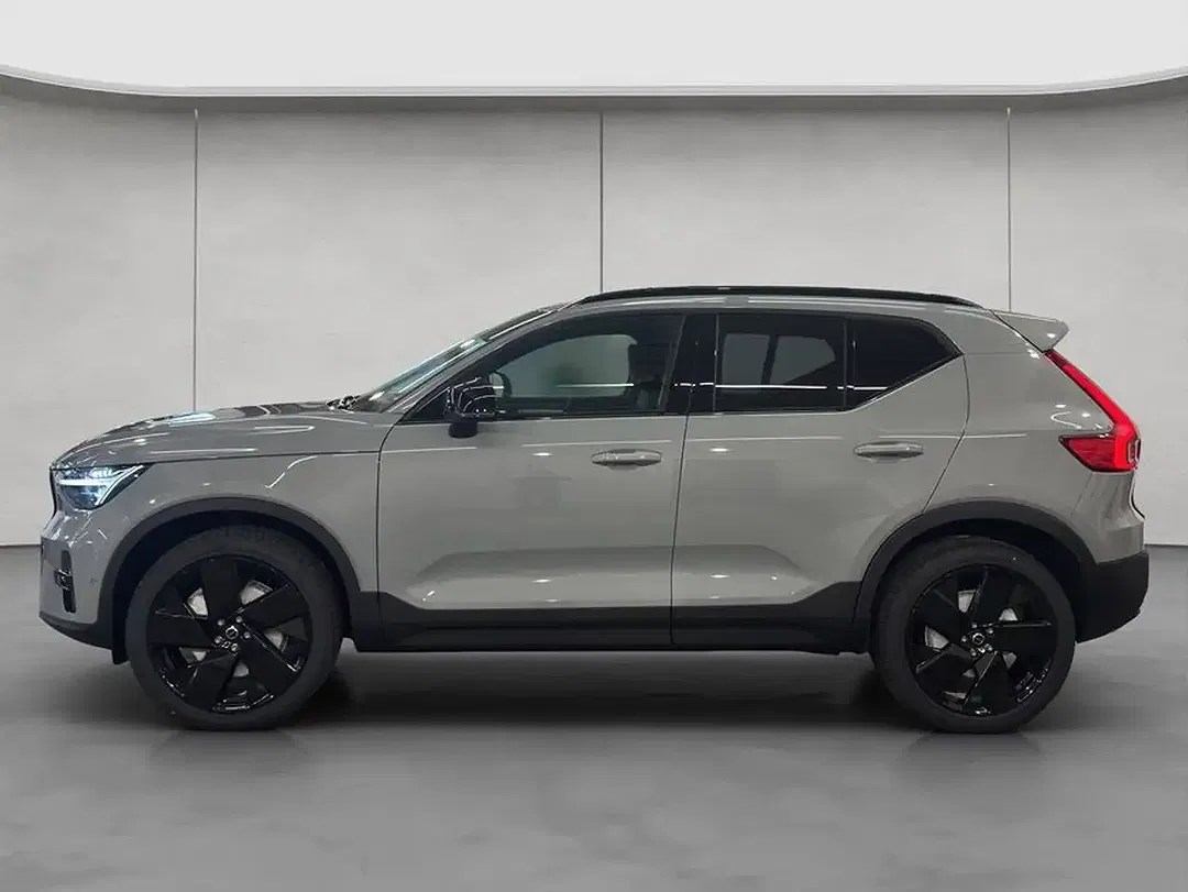 Volvo XC40 B4 Plus Black Edition - foto 2