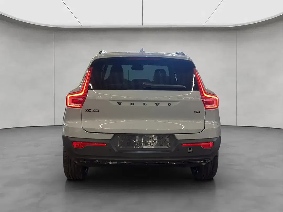 Volvo XC40 B4 Plus Black Edition - Thumbnail 4