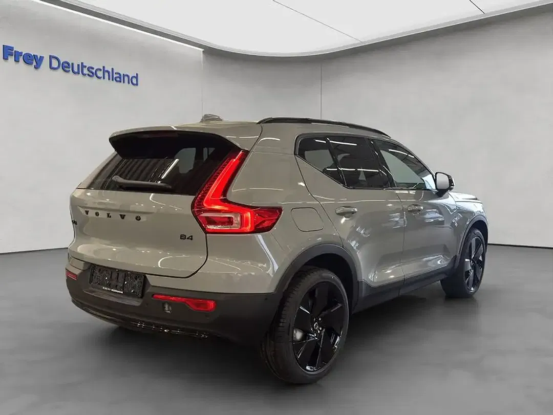 Volvo XC40 B4 Plus Black Edition - Thumbnail 6