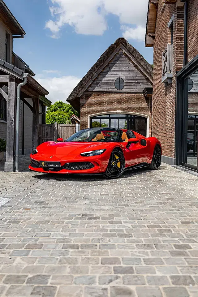 Ferrari 296 GTS - Thumbnail 11
