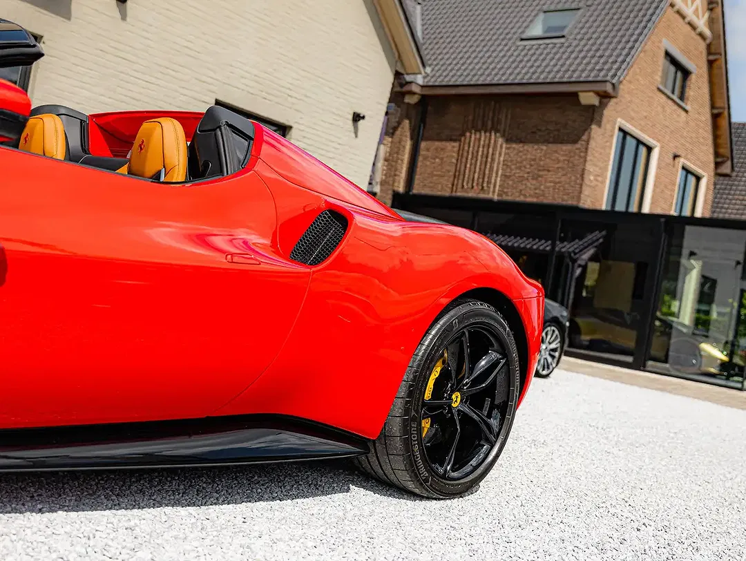 Ferrari 296 GTS - Thumbnail 12