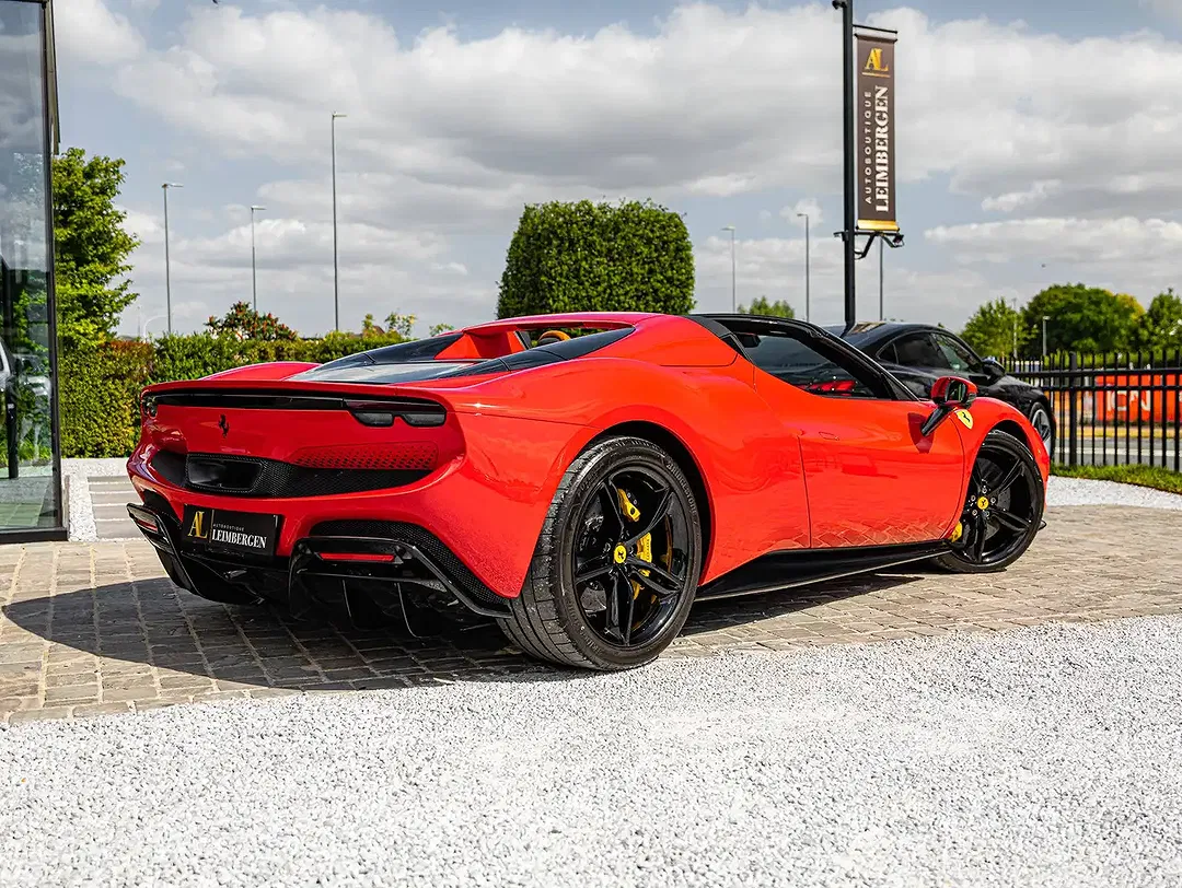 Ferrari 296 GTS - Thumbnail 7