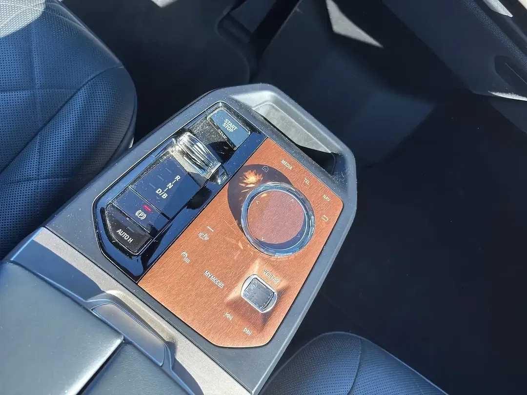 BMW iX xDrive - Thumbnail 11