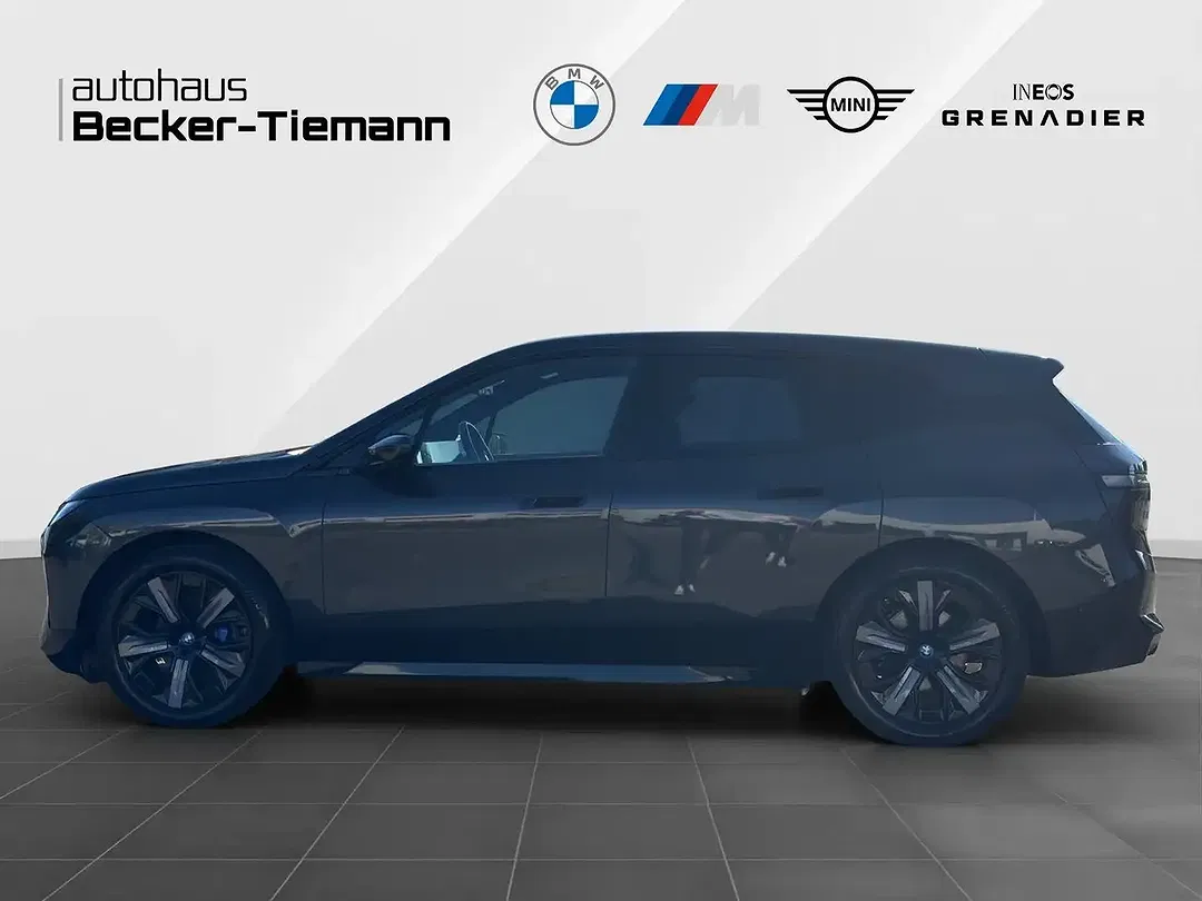 BMW iX xDrive - Thumbnail 3