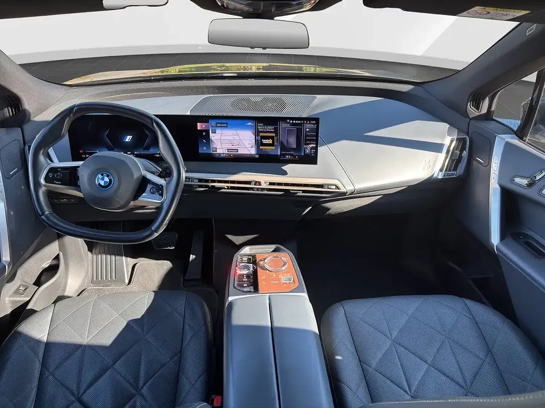 BMW iX xDrive - Thumbnail 8