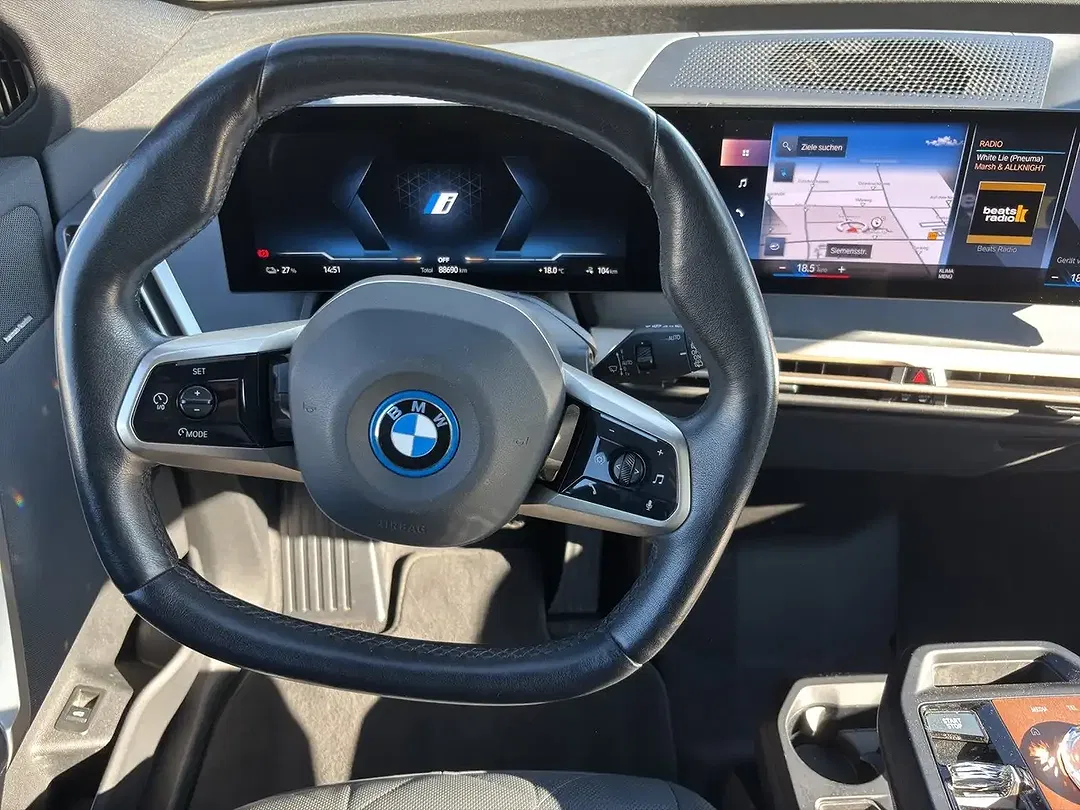 BMW iX xDrive - Thumbnail 9