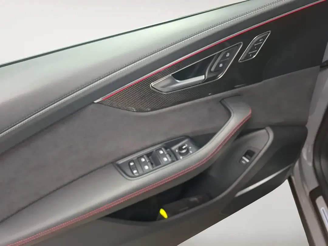 Audi SQ8 4.0 TFSI quattro competition plus - Thumbnail 14