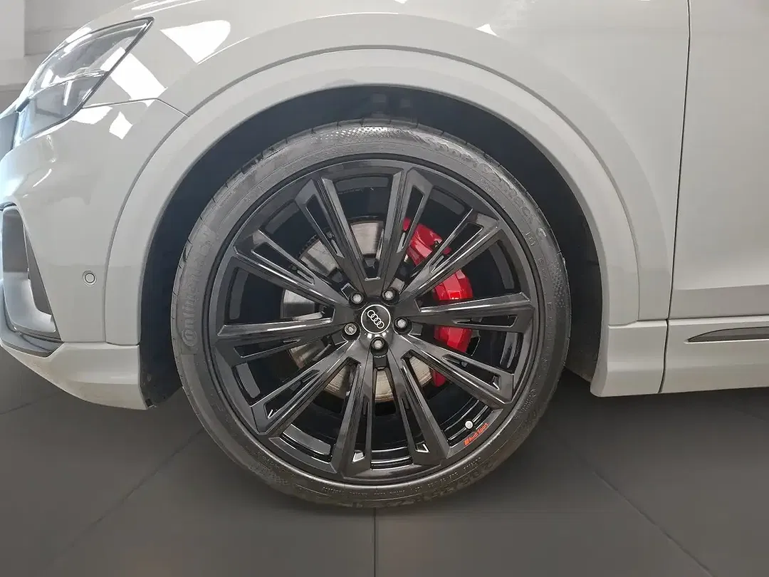 Audi SQ8 4.0 TFSI quattro competition plus - Thumbnail 6
