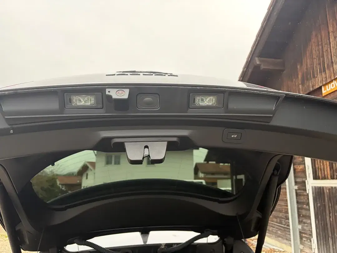 Jaguar I-Pace R-Dynamic HSE Edition - Thumbnail 9