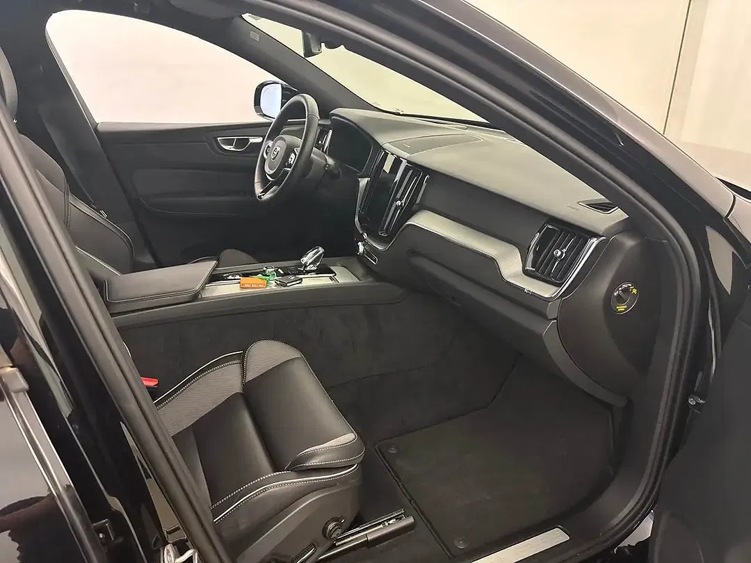 Volvo XC60 B5 - Thumbnail 8