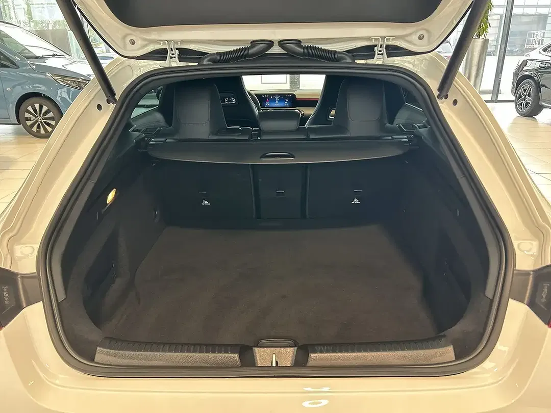 Mercedes-Benz CLA 250 EQ Hybrid - Thumbnail 14