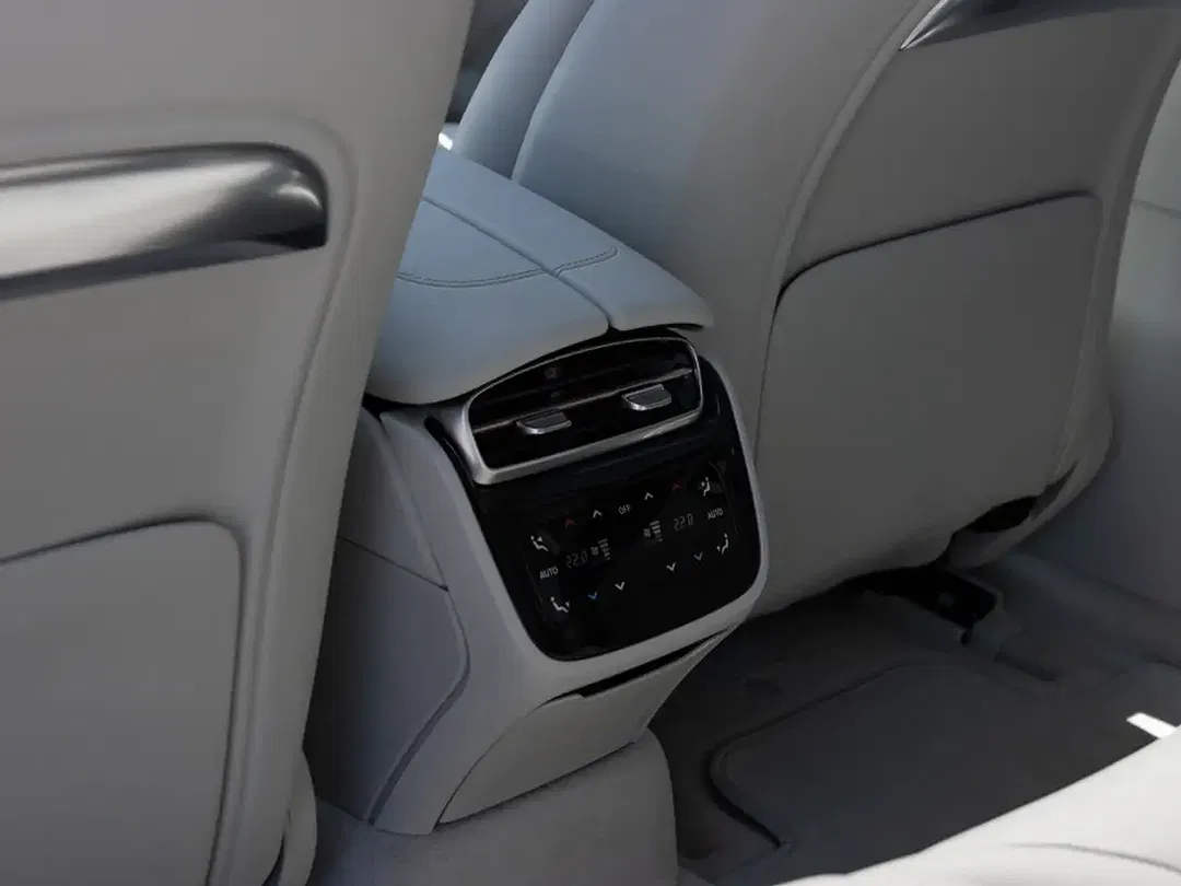 Mercedes-Benz EQE 300 EQ - Thumbnail 9