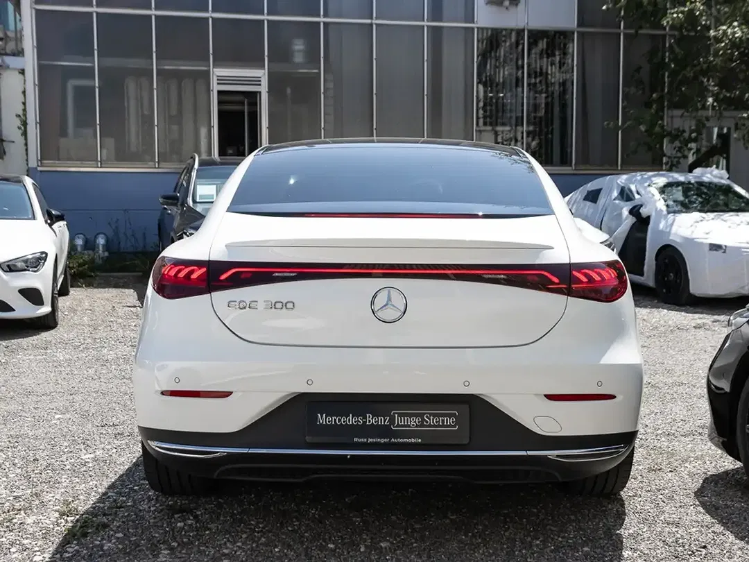 Mercedes-Benz EQE 300 EQ - Thumbnail 5