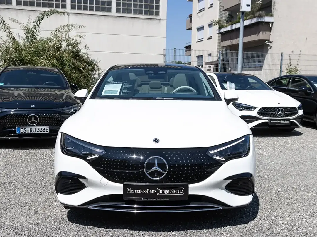 Mercedes-Benz EQE 300 EQ - Thumbnail 7