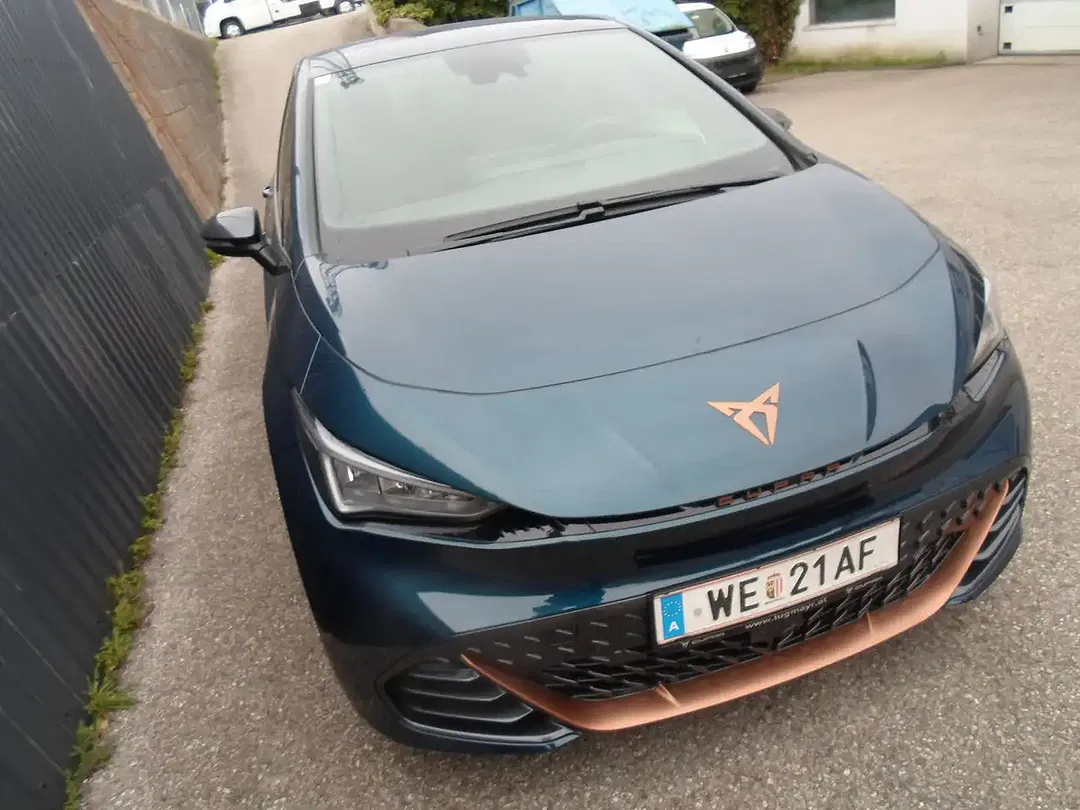 CUPRA Born - Thumbnail 5