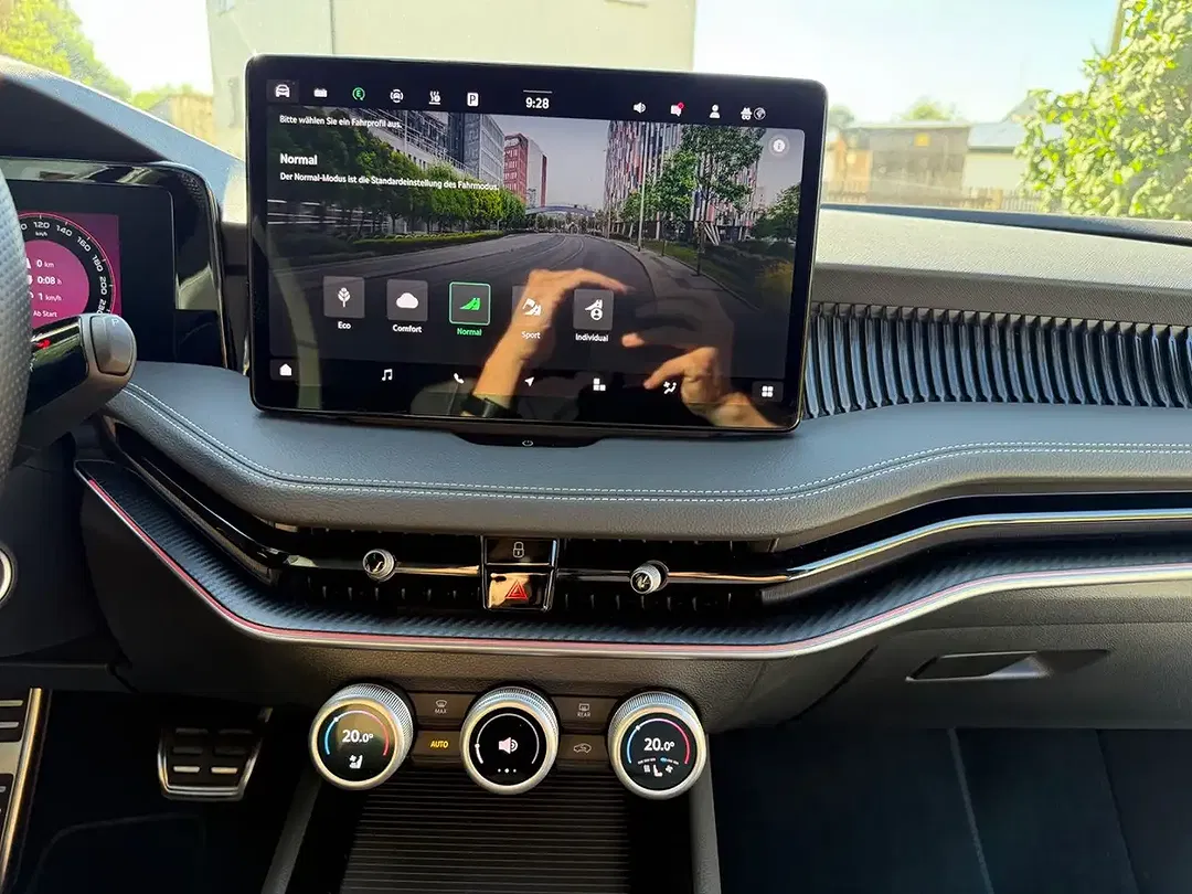 Skoda Superb 1.5 TSI iV Combi Sportline - Thumbnail 16