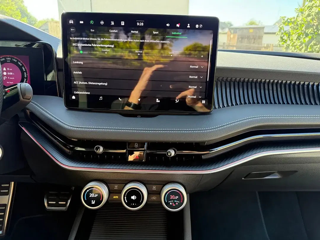 Skoda Superb 1.5 TSI iV Combi Sportline - Thumbnail 17
