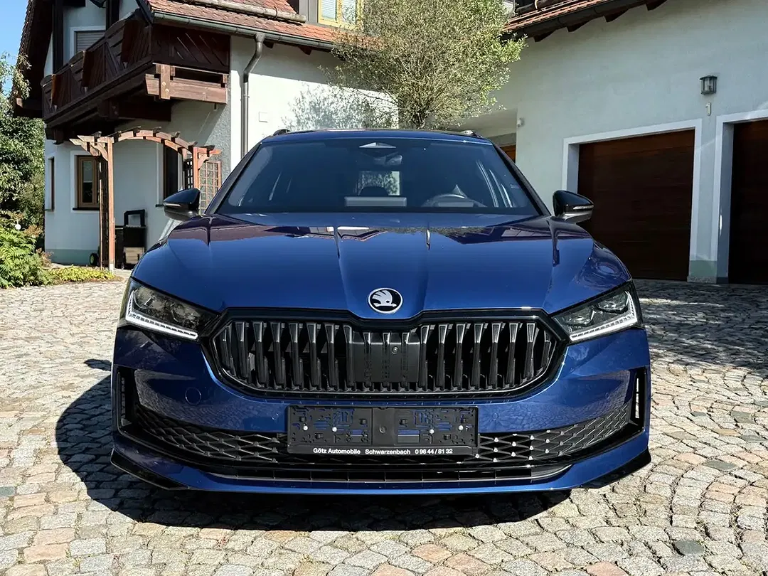 Skoda Superb 1.5 TSI iV Combi Sportline - Thumbnail 2