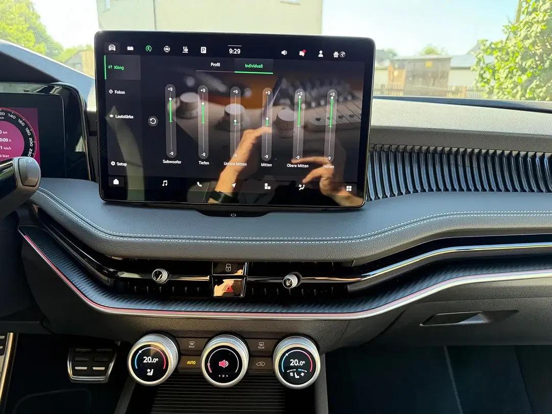 Skoda Superb 1.5 TSI iV Combi Sportline - Thumbnail 23