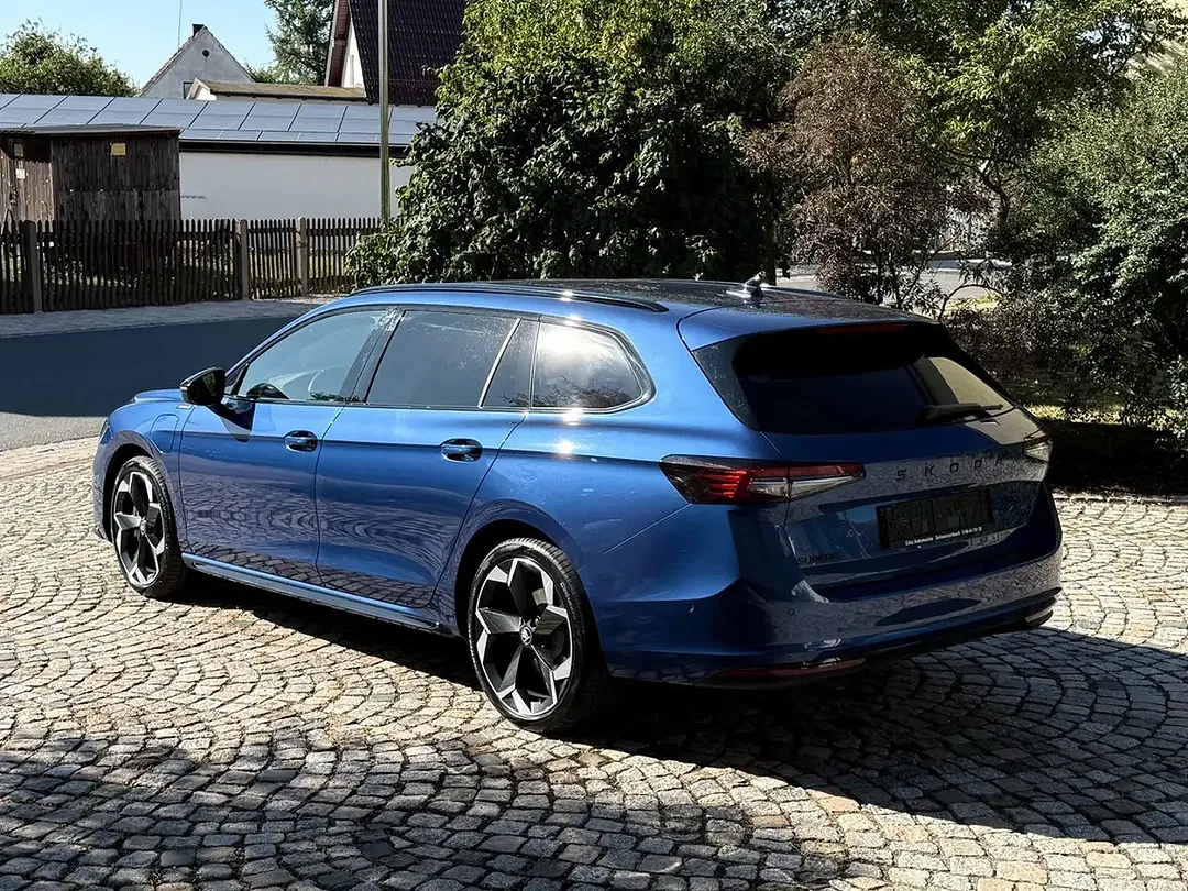 Skoda Superb 1.5 TSI iV Combi Sportline - Thumbnail 6